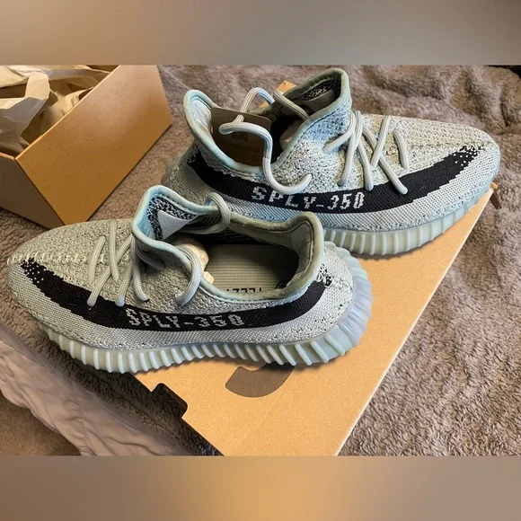 Yeezy Salt size 5 men’s these are in perfect condition with box. Yeezy Boost 350 V2  main image 2